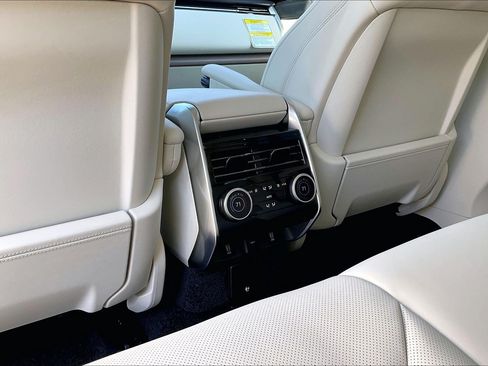 New 2026 Land Rover Range Rover SE AWD/4WD image 24