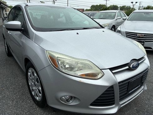Used 2012 Ford Focus SE FWD image 1