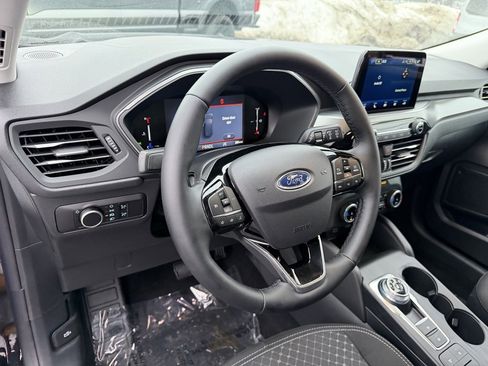 Used 2025 Ford Escape Active w/ Cold Weather Package image 13