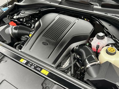 Used 2025 Land Rover Range Rover Autobiography image 27