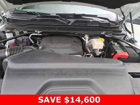 Used 2024 RAM 2500 Tradesman w/ Chrome Appearance Group image 29