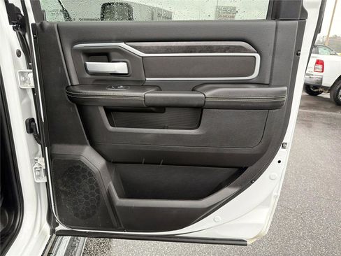 Used 2024 RAM 2500 Big Horn image 17