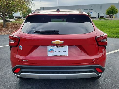 New 2026 Chevrolet Trax LT w/ Sunroof Package image 4