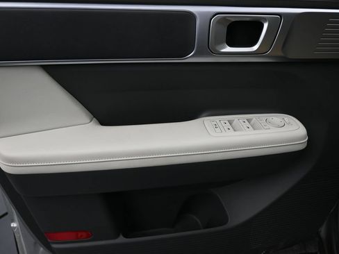 Used 2025 Hyundai Santa Fe SEL FWD image 11