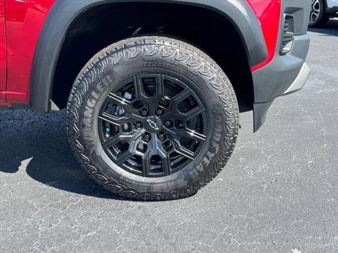 Used 2026 Chevrolet Colorado Trail Boss AWD/4WD image 9