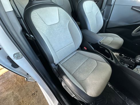 Certified 2024 Kia Niro SX image 28