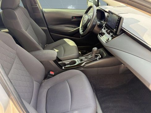 Used 2022 Toyota Corolla LE FWD image 22