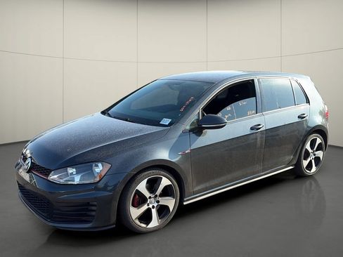 Used 2017 Volkswagen Golf 4-Door FWD image 3