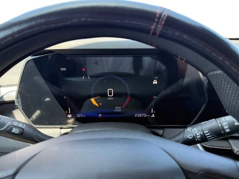 Used 2024 Chevrolet TrailBlazer LT w/ Driver Confidence Package FWD image 11