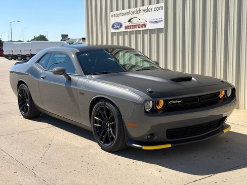 Used 2023 Dodge Challenger R/T Scat Pack w/ T/A Package RWD image 2