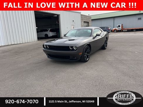 Used 2018 Dodge Challenger SXT Plus image 4