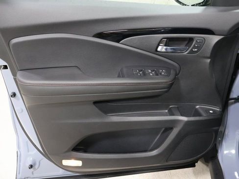 New 2026 Honda Ridgeline Black Edition image 11