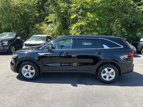 Used 2023 Kia Sorento LX FWD image 13