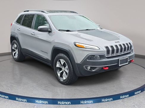 Used 2018 Jeep Cherokee Trailhawk w/ Quick Order Package 27L AWD/4WD image 4