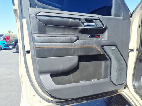 Used 2023 GMC Sierra 1500 AT4 w/ AT4 Premium Package AWD/4WD image 21