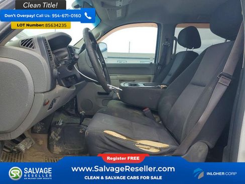 Used 2014 Chevrolet Silverado 2500 W/T AWD/4WD image 9