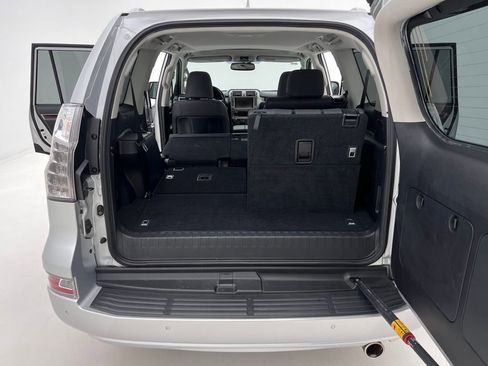 Used 2019 Lexus GX 460 image 29