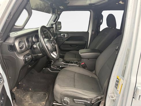 Certified 2022 Jeep Wrangler Unlimited Sahara image 12