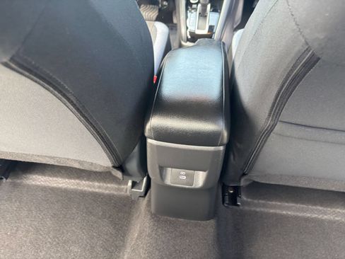 Used 2025 Nissan Versa SV FWD image 23