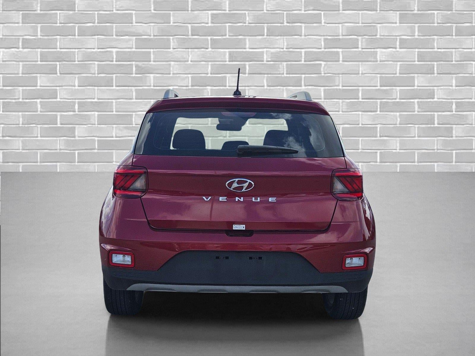 Used 2024 Hyundai Venue SEL FWD image 6