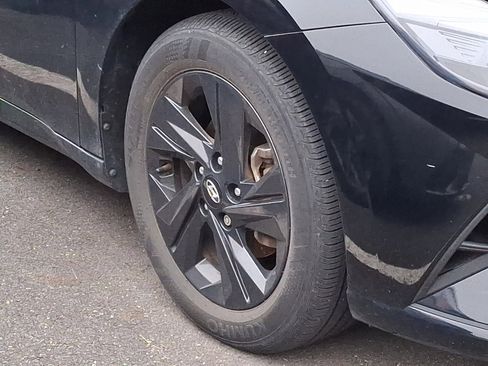 Used 2023 Hyundai Elantra SEL image 7