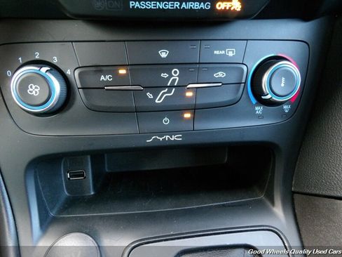 Used 2018 Ford Focus SE FWD image 21