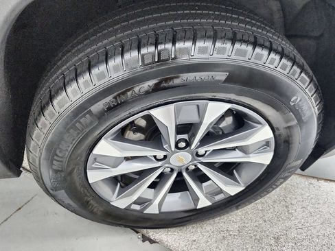 Used 2026 Chevrolet Equinox LT AWD/4WD image 36