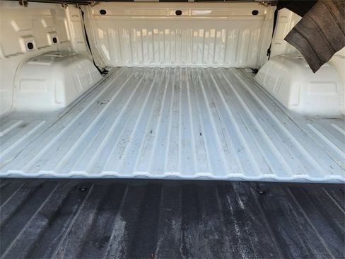 Used 2023 Chevrolet Silverado 1500 LT image 32