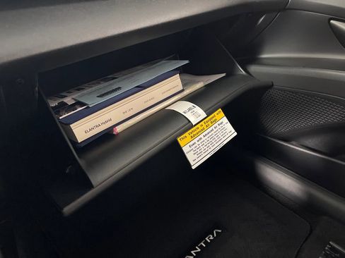 New 2025 Hyundai Elantra SEL image 27