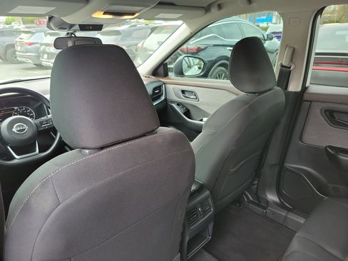 Used 2023 Nissan Rogue S image 12