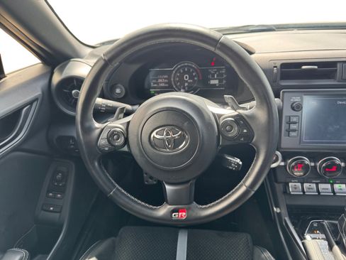 Used 2022 Toyota GR86 Premium RWD image 13