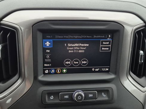 Certified 2025 Chevrolet Silverado 1500 Custom image 25