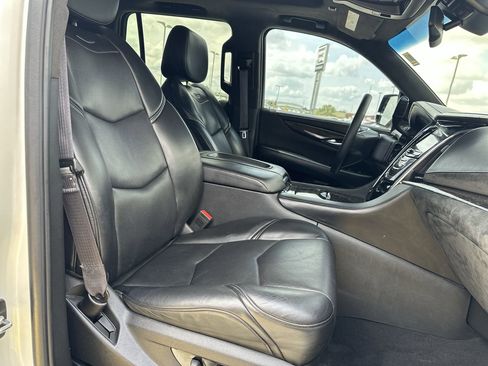 Used 2015 Cadillac Escalade Platinum AWD/4WD image 26