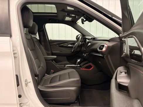 Used 2022 Chevrolet TrailBlazer RS w/ Sun and Liftgate Package AWD/4WD image 11