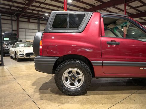 Used 1999 Chevrolet Tracker 2WD Convertible w/ Preferred Equipment Group 2 image 9