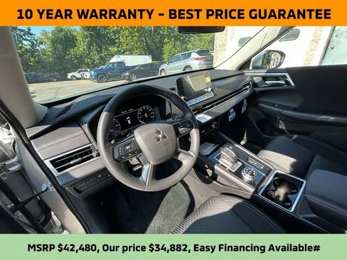 New 2025 Mitsubishi Outlander ES image 9