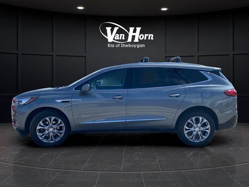 Used 2018 Buick Enclave Avenir w/ Avenir Technology Package AWD/4WD image 4