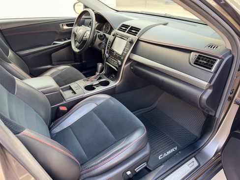 Used 2017 Toyota Camry XSE FWD image 30