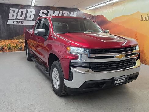 Used 2022 Chevrolet Silverado 1500 LT AWD/4WD image 1