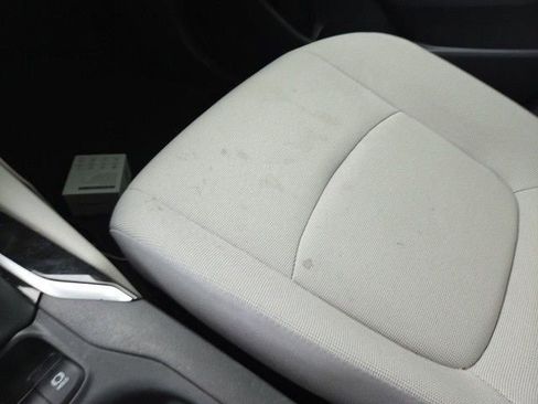 Used 2025 Toyota Corolla Cross L image 14