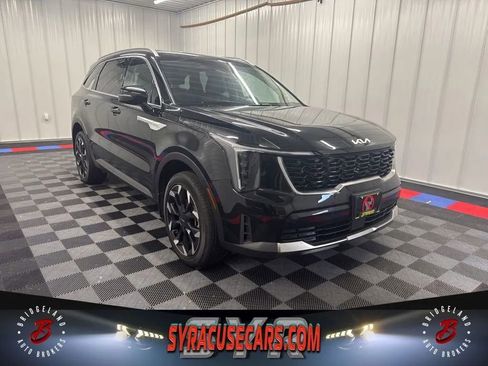 Used 2025 Kia Sorento EX AWD/4WD image 1