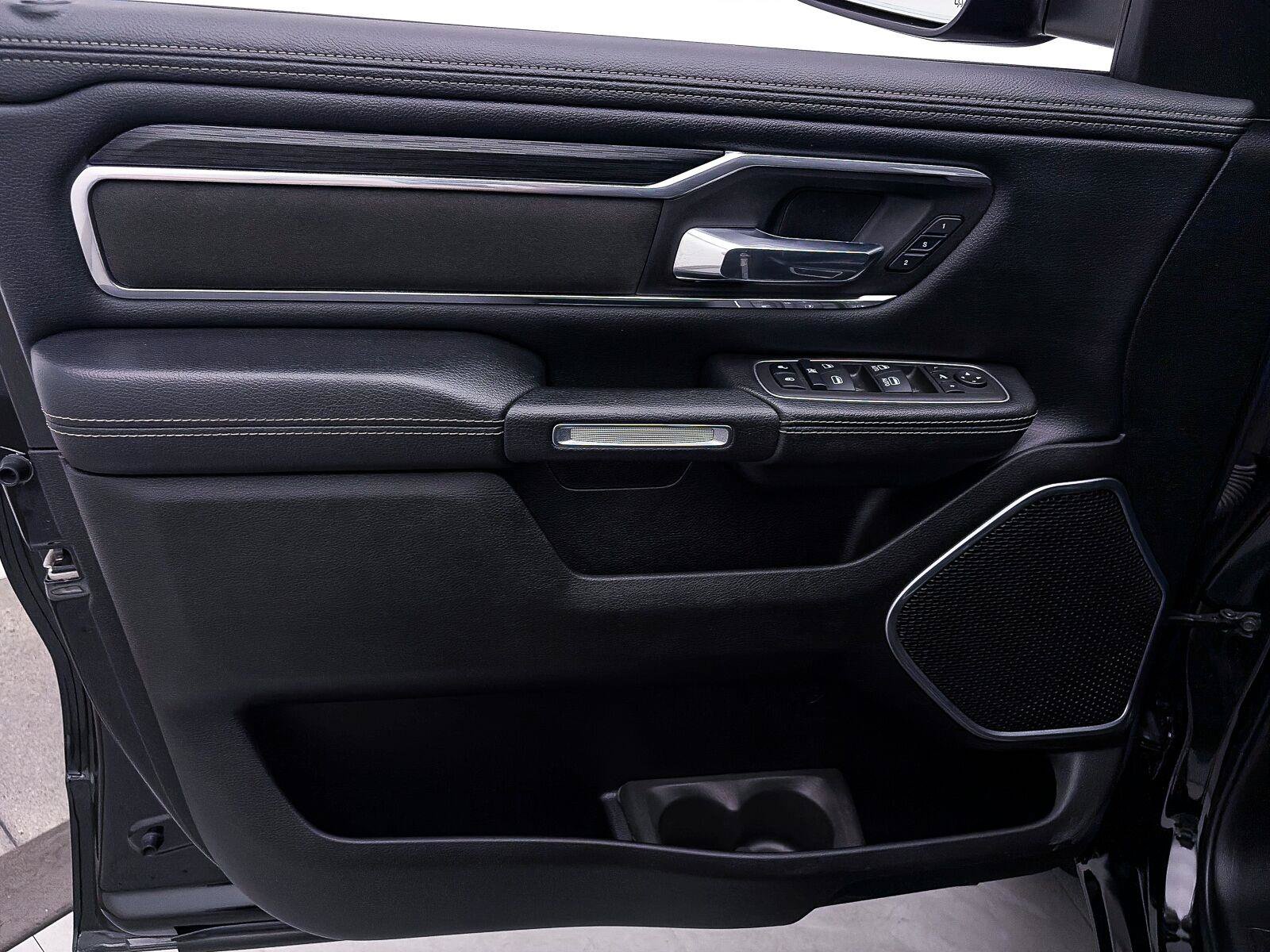 Used 2023 RAM 1500 Laramie AWD/4WD image 19