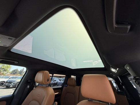 New 2025 Volkswagen ID. Buzz Pro S Plus image 18