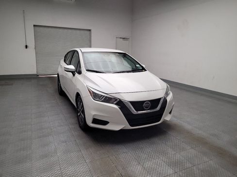 Used 2021 Nissan Versa SV FWD image 14