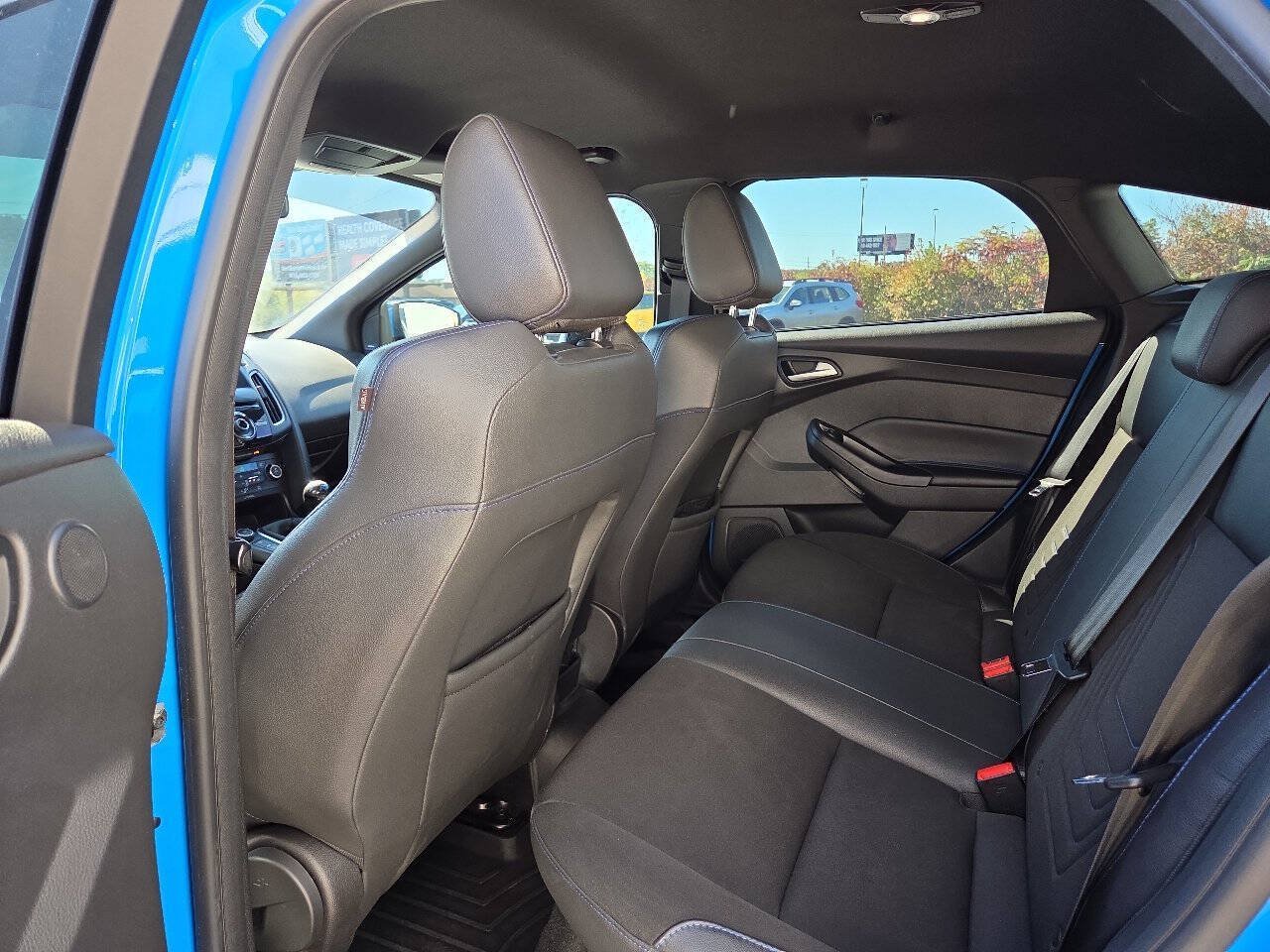 Used 2017 Ford Focus RS AWD/4WD image 8