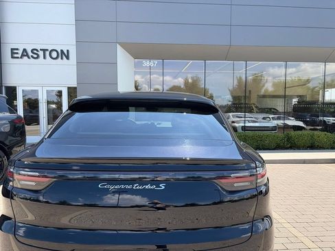 Used 2022 Porsche Cayenne Turbo S AWD/4WD image 6