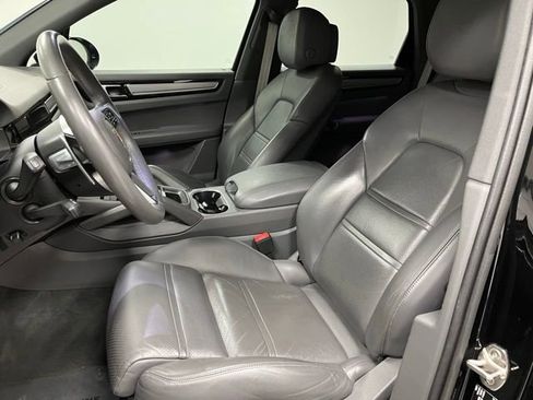 Used 2022 Porsche Cayenne Platinum Edition AWD/4WD image 35