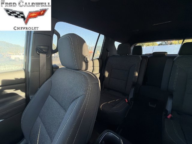 Used 2026 Chevrolet Traverse LT FWD image 12
