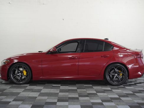 Used 2018 Alfa Romeo Giulia Ti Sport w/ Quick Order Package 22U Sport RWD image 2