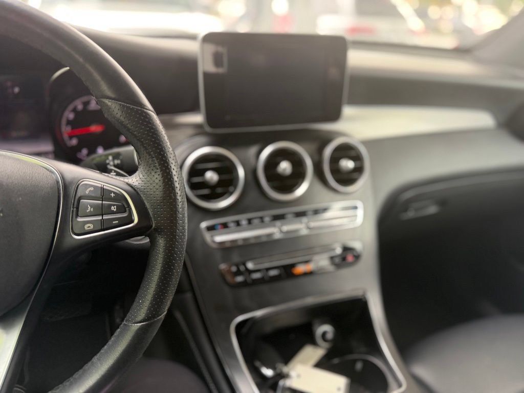 Used 2019 Mercedes-Benz GLC 300 image 8